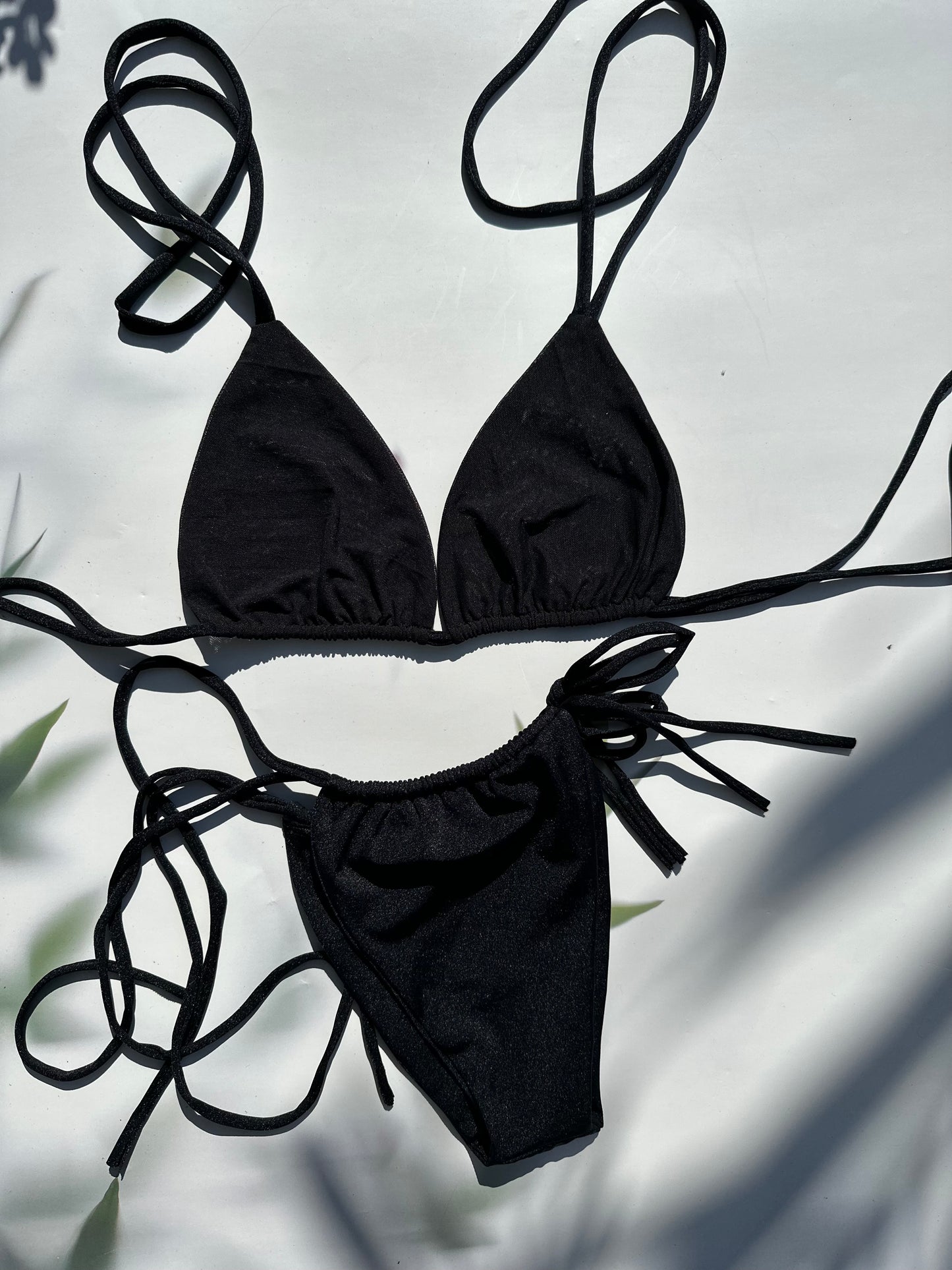 FLORA BLACK RE-EDITION