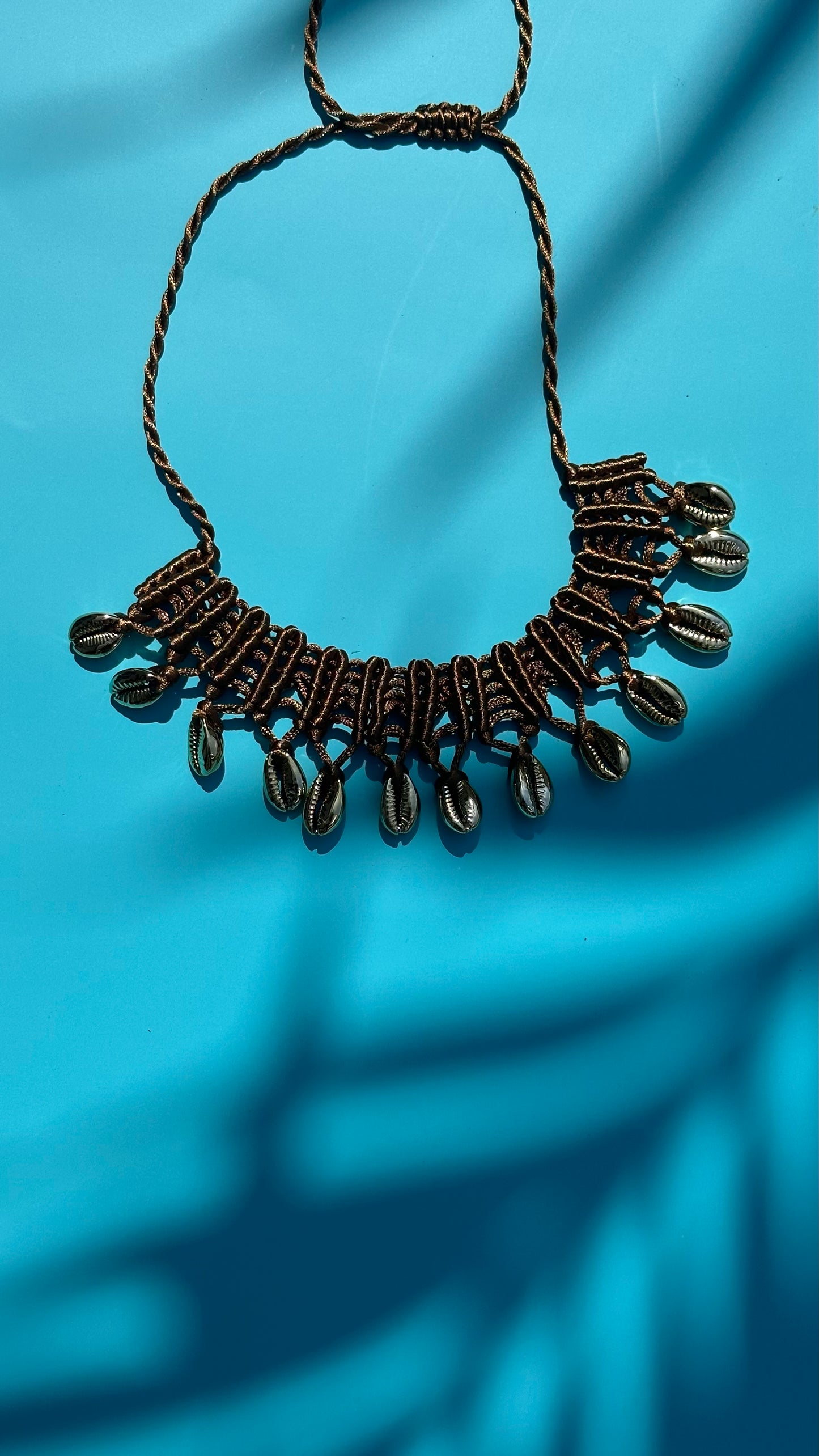 COLLAR CARACOLES CAFÉ