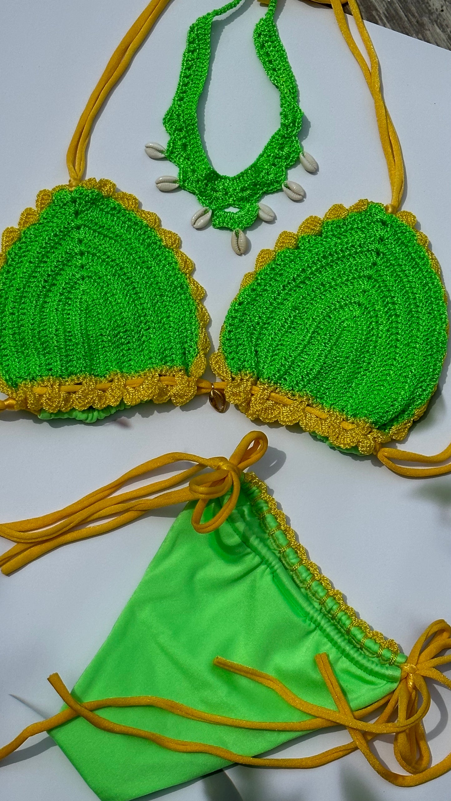 GREEN CROCHET CRAB