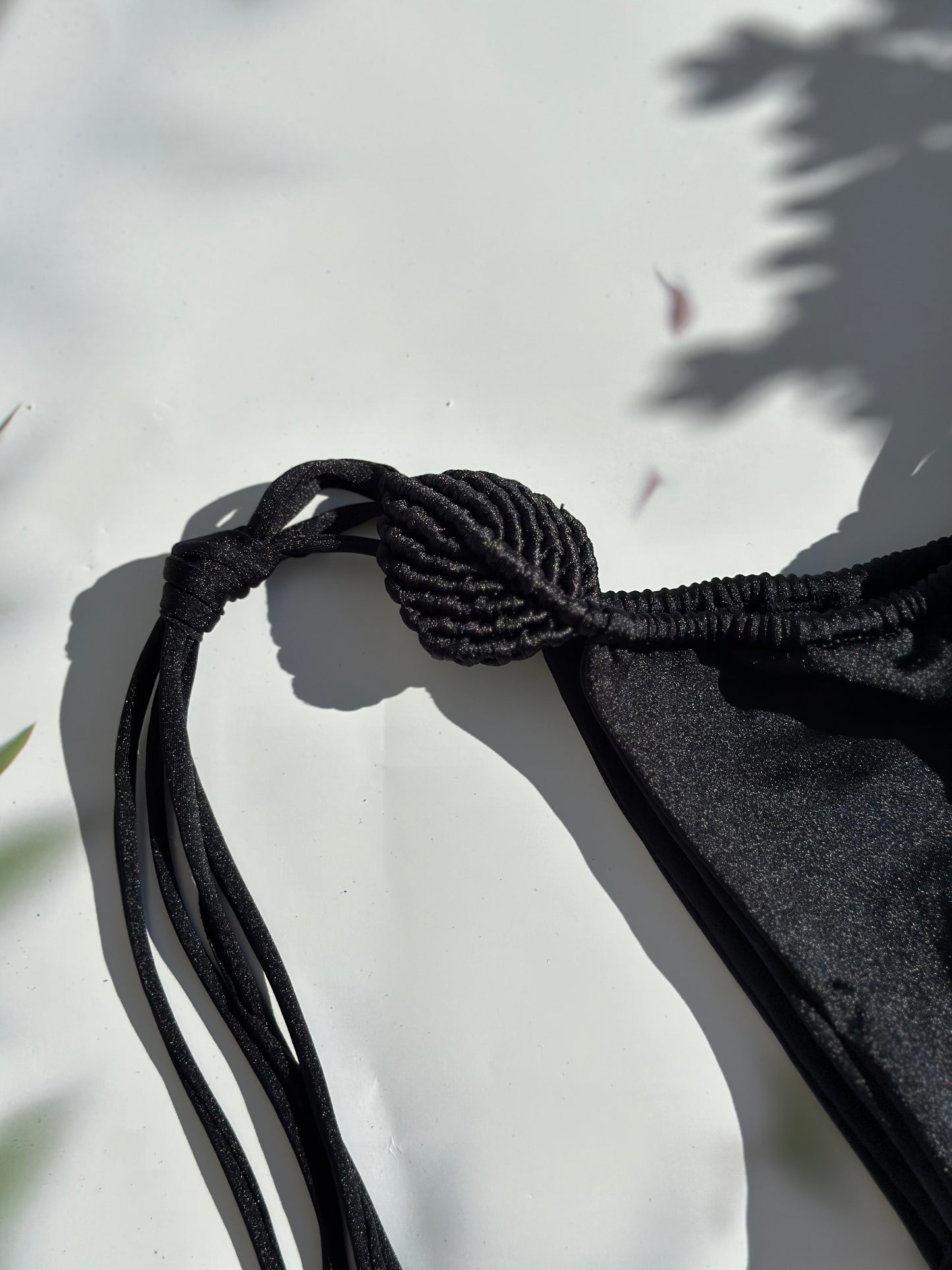 FLORA BLACK SHELL