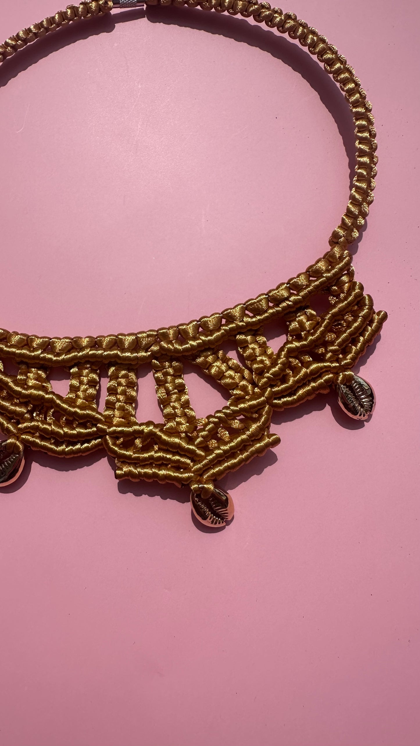 COLLAR TIMÓN MOSTAZA