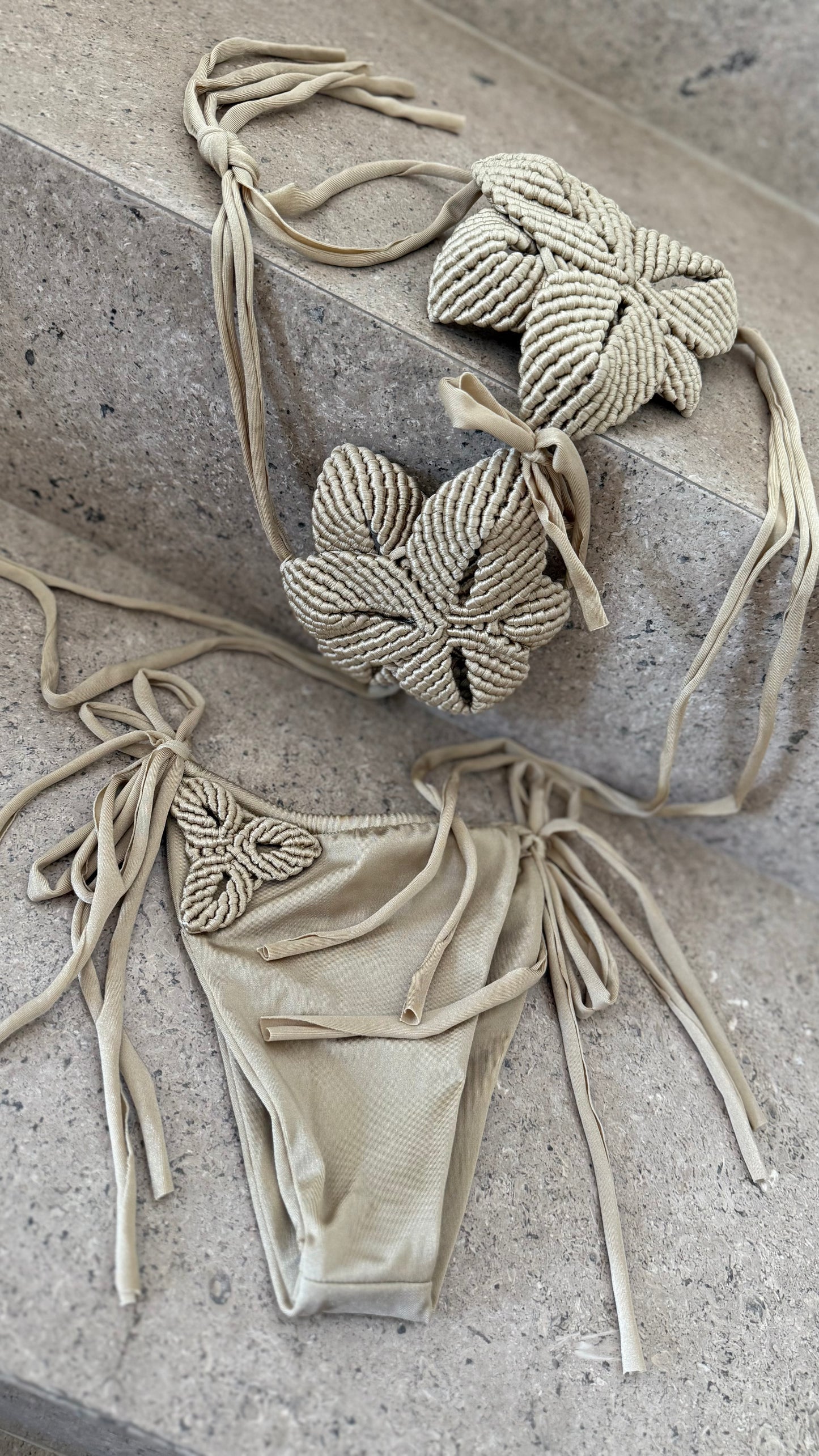 LOTUS NUDE